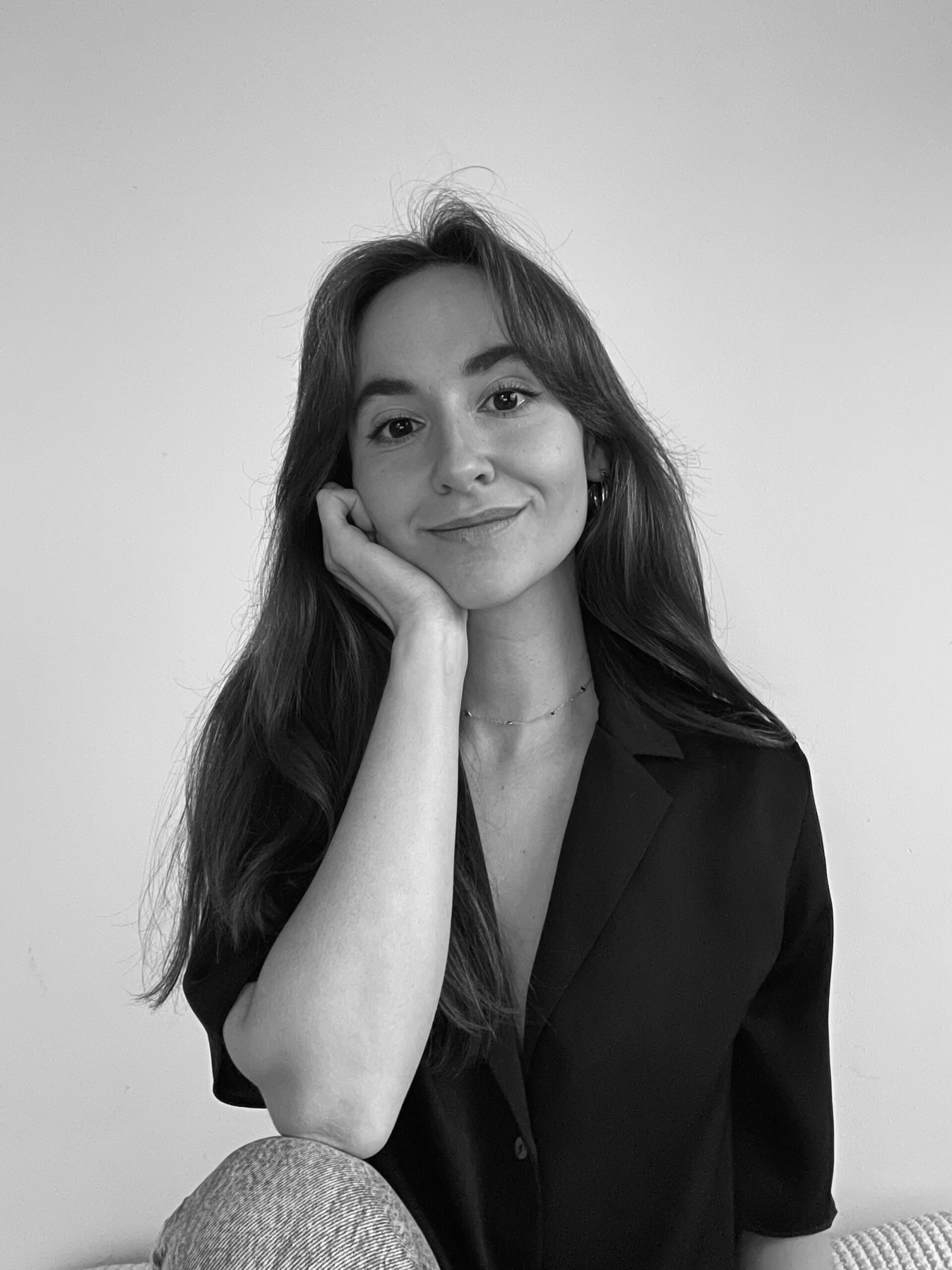 Monika Kalinowska-Mazur – psycholog dziecięcy i terapeuta zajęciowy, prowadząca animację, dogoterapię, terapię ręki oraz kreatywne warsztaty dla dzieci.